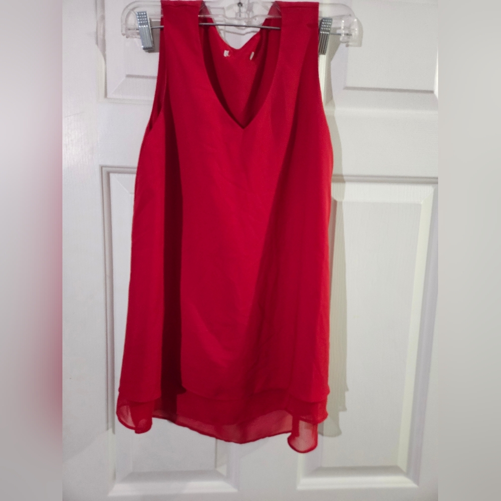 Chic Red Sleeveless Blouse